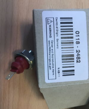 Датчик давления масла (Oil pressur.switch) 01182482